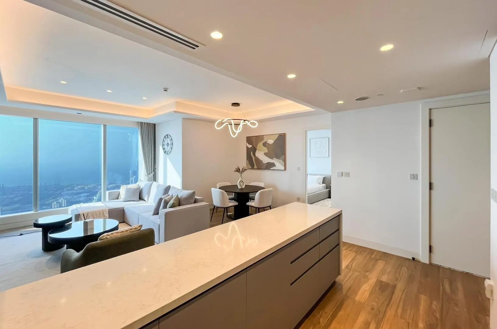 Livbnb - Live In The Sky With Sea And City View Dubai Apartment